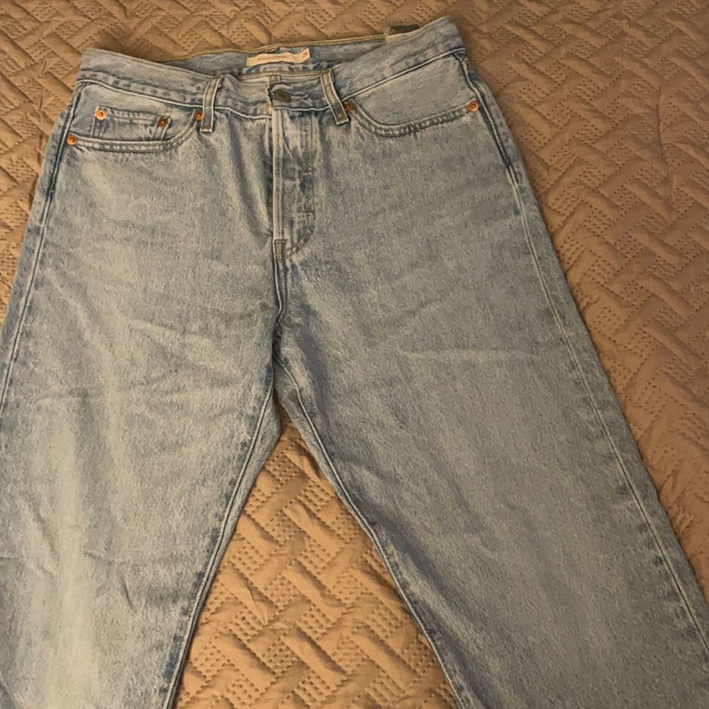 Levi’s size 31, wedgie fit straight leg
